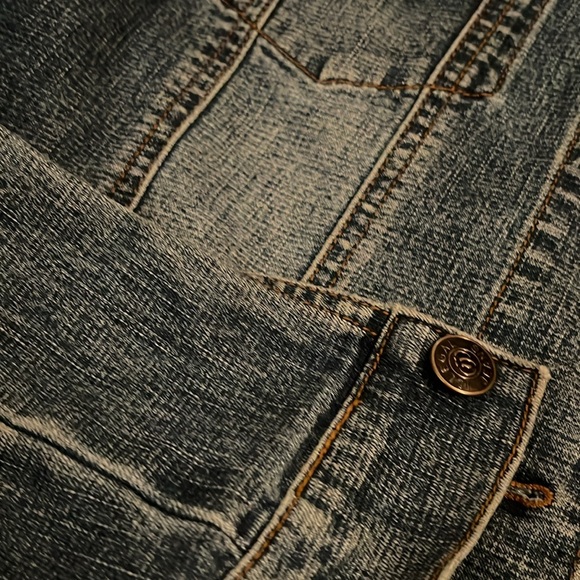 Size large Jean Jacket - Picture 5 of 6